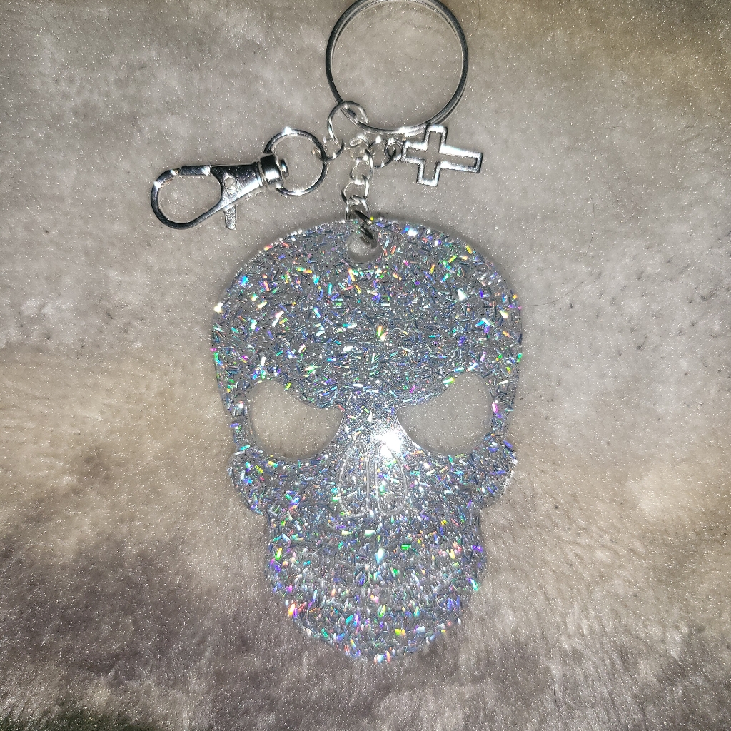 Holographic Sliver Glitter Skull Keychain